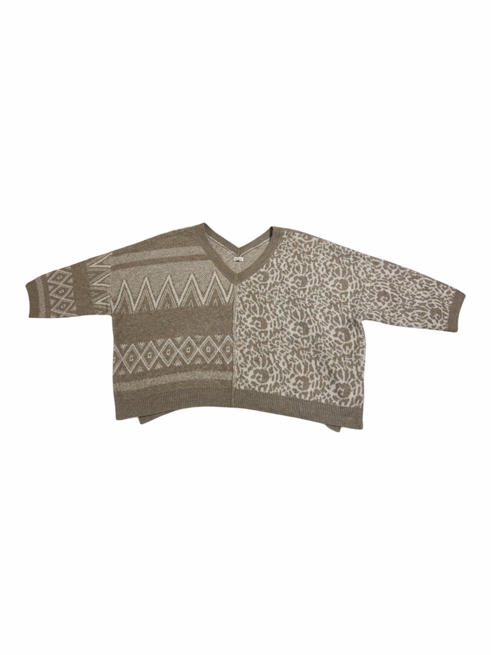 POL Women’s Oversized Animal Print Geometric V-Neck Sweater Size Large - Picture 2 of 6